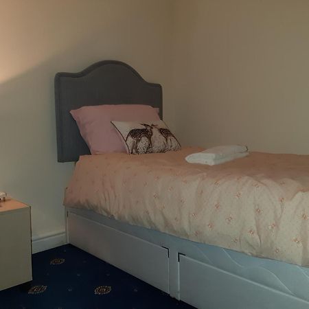 Phoenix Nights Guest House Barrow-in-Furness Exterior foto